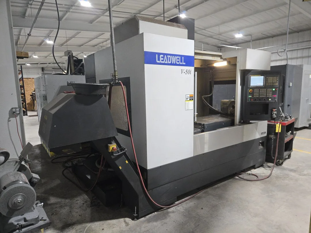 2018 Leadwell V-50i VMC w/ 30-Slot ATC, Conveyor, Fanuc Oi-MF Controller