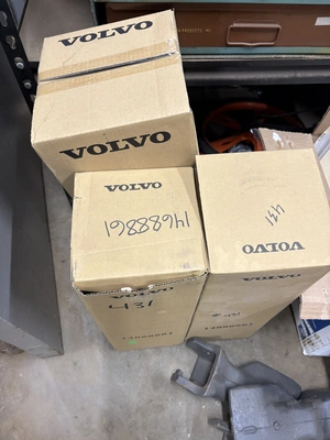 Used VOLVO EC220E EXCAVATOR Construction Equipment Parts Michigan US | Miedema Asset Management Group #1424728