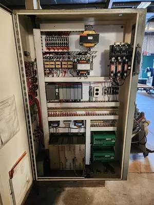 USED 1997 UNIVERSAL AUTOMATIC MACHINE 5.5