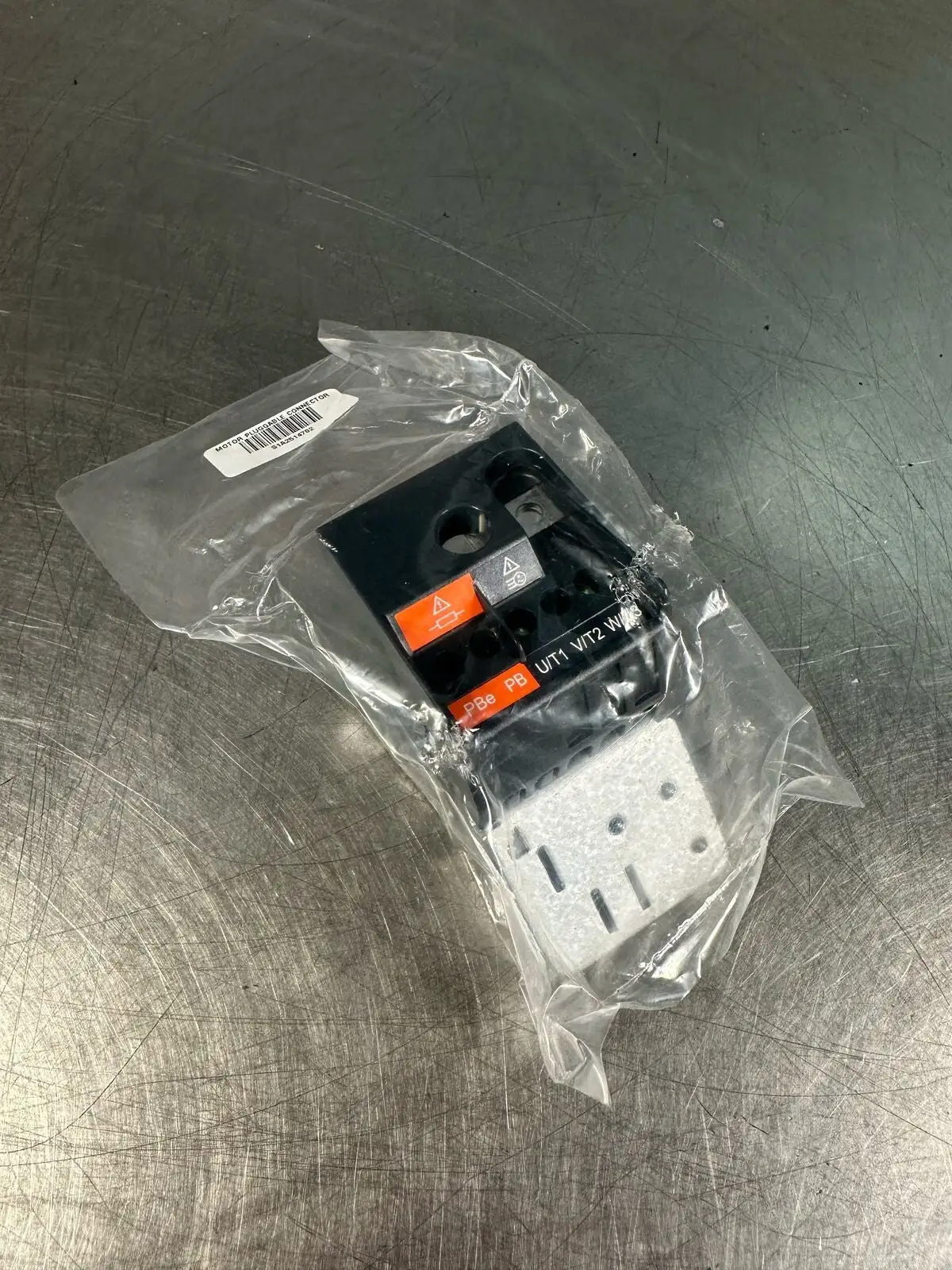 Pbe Motor Pluggable Connector S1A2514702 NEW (5.3.5)