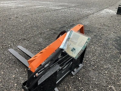 Used WOLVERINE PFA-11-3300G SKID STEER PALLET FORK HYDRAULIC ADJUSTABLE Pallet Forks Michigan US | Miedema Asset Management Group #1457303