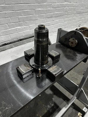 HD MOTORCYCLE HUB ASSEMBLY TABLE