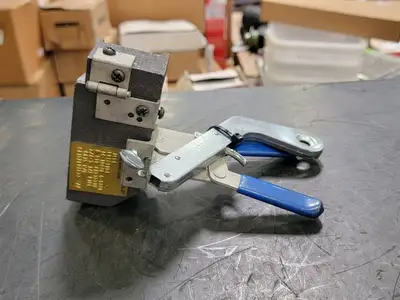 Mold Handle Clamp and Mold