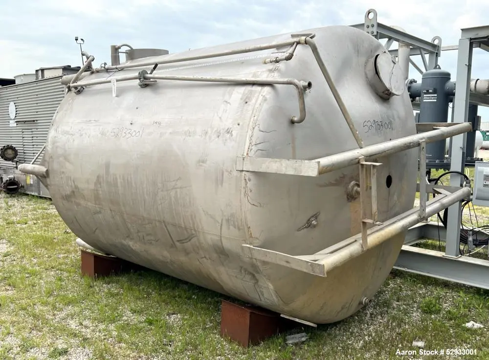 Used Crepaco 3500-Gallon Stainless Steel Tank – Vertical for Sale