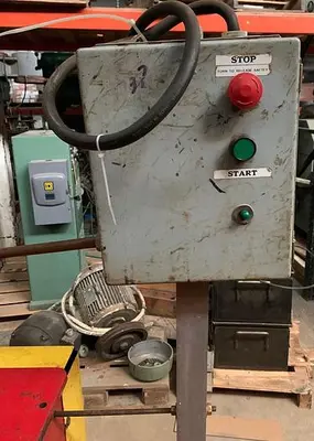 Industrial Woodworking Machine Co Uncut Saw 16" Blade & Conveyers (101732)