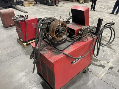 Lincoln DC-600 Welder