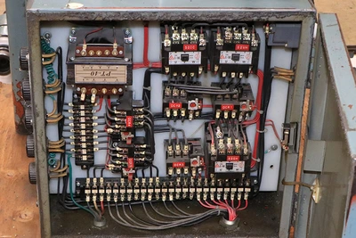USED 1980 Kao Ming 40S, UNIVERSAL TCG, TILT WHEELHEAD