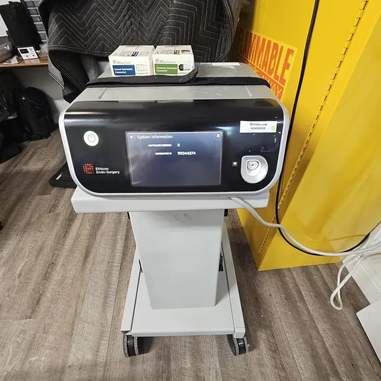 Used Johnson & Johnson J&J GEN 11 With Cart And Adaptor Electrosurgical / Cautery Texas US | PT Medical Technologies #1458817