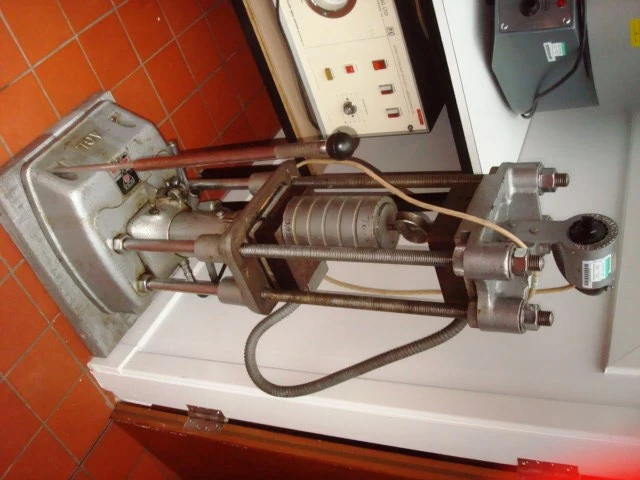 Apex Hydraulic Press 10 Ton