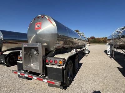 Used 1998 WALKER MILK TANKER TRAILER Liquid Supply Trailers Michigan US | Miedema Asset Management Group #1709504