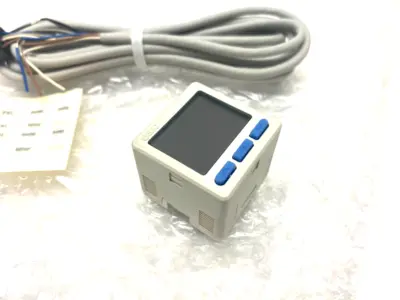 USED SMC DIGITAL PRESSURE SWITCH W/ I/O-LINK