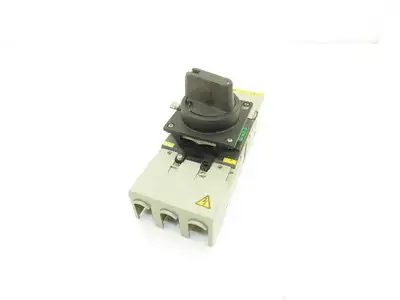 Schneider EZC 250N EasyPact Circuit Breaker 150A 3-Pole 600VAC 250VDC Handle