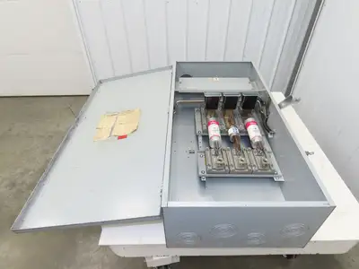 Siemens F-355 Vacu Break Clampamtic Safety Disconnect Switch 400A 600V 3P Fused
