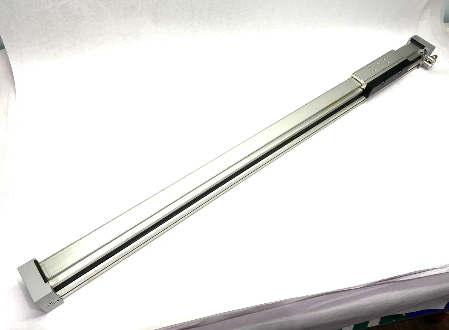 USED FESTO LINEAR ACTUATOR SLIDING GUIDE 950MM STROKE DBL-ACTING 532448