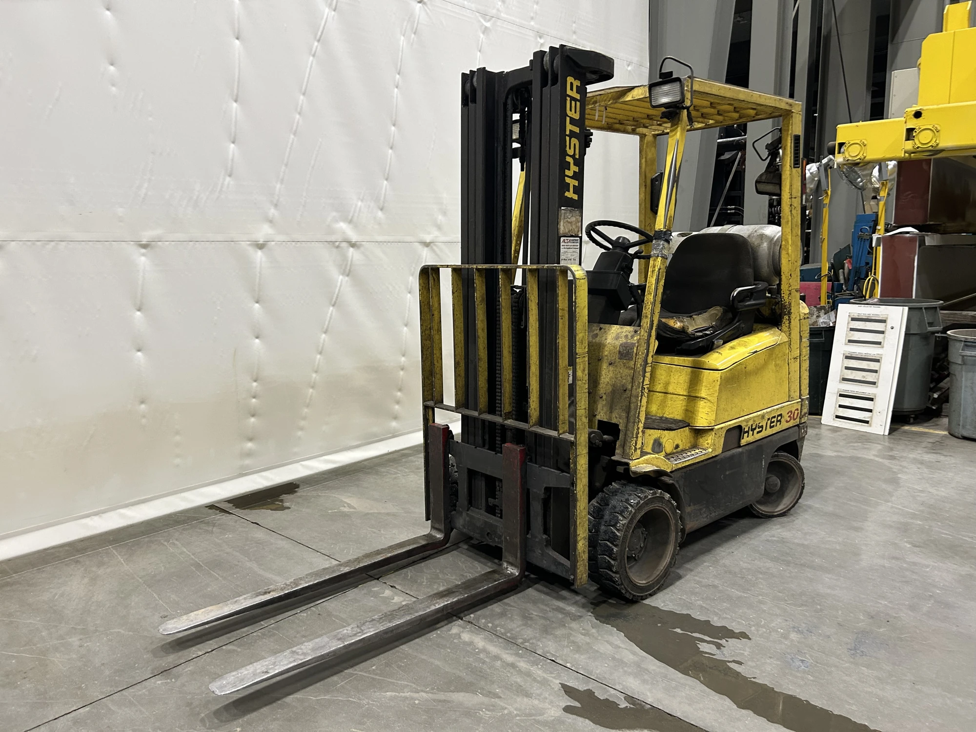 Hyster 3,000 lbs Lift Capacity Forklift