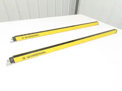 Schmersal SLC440COM-ER-0890-14 Safety Light Curtain Transmitter & Receiver Set