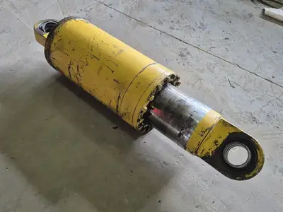 HD785-5LC Rear Suspension Assembly