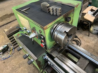 ZMM Centre Lathe, in very good used condition, visible under power