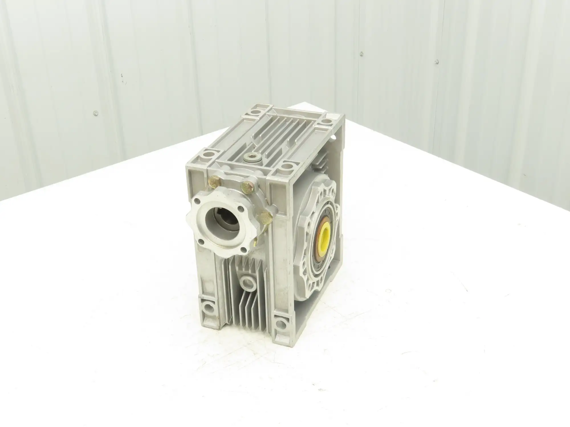 Jiangyin Guoliang NMRV 090 Worm Gearbox 25:1 Reducer 60 RPM Hollow Shaft