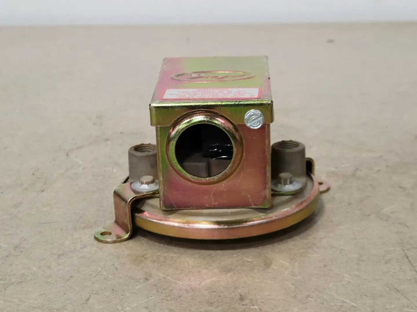 NEW DWYER INSTRUMENTS 1910-10