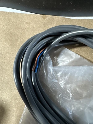 NEW Omron E3ZM-CT81-D
