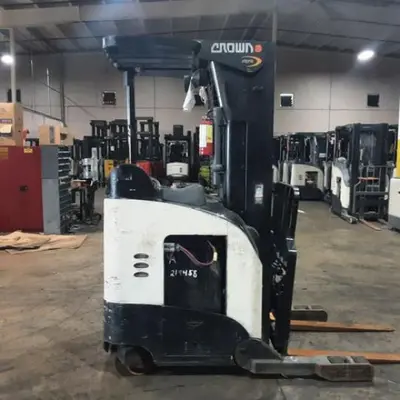 USED 2018 CROWN RR5725-45