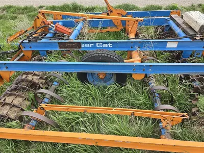 USED BEAR CAT 12'
