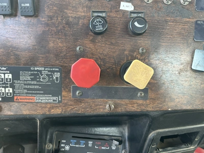 USED 1993 PETERBILT 357 6X4 TRACTOR