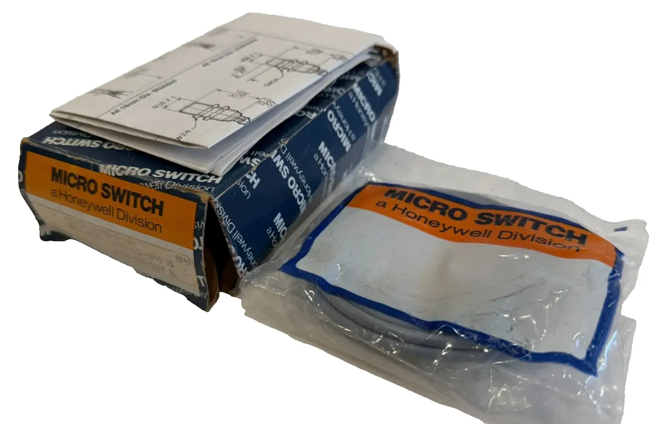 NEW HONEYWELL MICROSWITCH 922FS0.8-A4N-G PROXIMITY SWITCH 922FS08A4NG 020