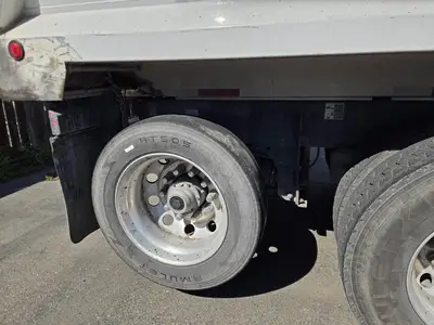 USED 2023 PETERBILT 567