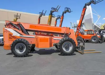 USED 2013 JLG SKYTRAK 8042