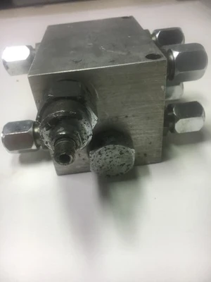 USED Sun Hydraulics 0JV7-A2