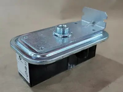 NEW JOHNSON CONTROLS P32AF-1C