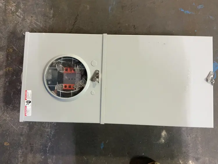 Used MILBANK _UNKNOWN_ Electrical Panels Ohio US | HGR 24 #1280228