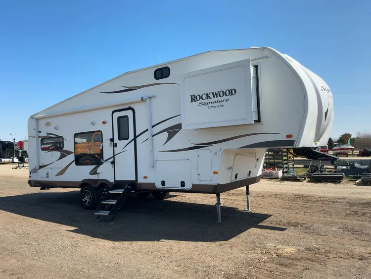 Used 2014 ROCKWOOD SIGNATURE ULTRA-LITE Campers, Caravans, Motorhomes Michigan US | Miedema Asset Management Group #1183545