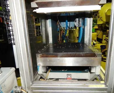 34 Ton FARGER & JOOSTEN MULTIPOWER Air/Oil Press