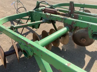 Used John Deere 13’6” Disc, Pull Behind with Pin Hitch, Hydraulic Lift/Lower, 9.5L-15 and 11L-14 Tir...