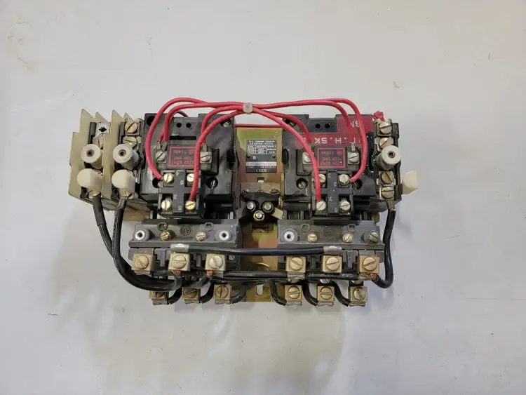 Used ALLEN-BRADLEY 705-B0D103 Switchgears British Columbia CA | Lenmark #242786