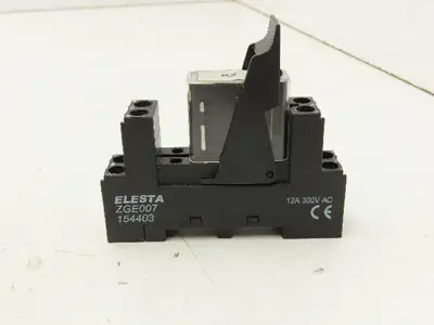 Elesta SGR282 Socket Relay With Base 24VDC 8A Lot Of 12