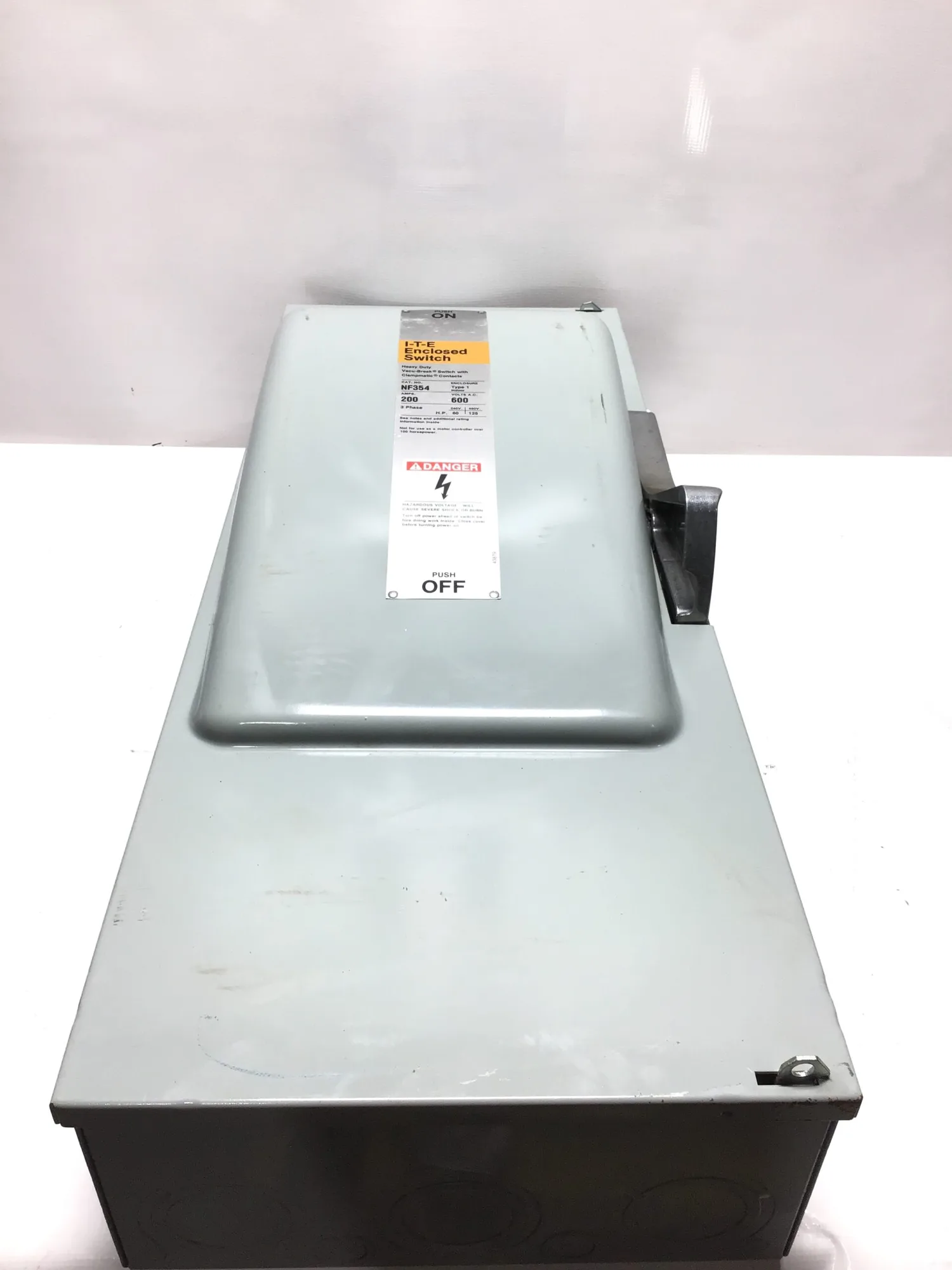 Siemens I-T-E NF354 Disconnect Switch 3PH 200 Amps