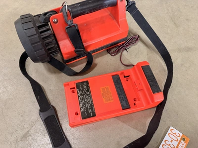 Used (1) STREAMLIGHT LITEBOX LANTERN LED WITH CHARGER AND BATTERY Lighting Michigan US | Miedema Asset Management Group #1390089