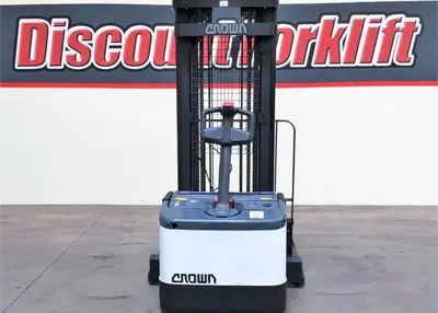 USED 2000 CROWN WS2300