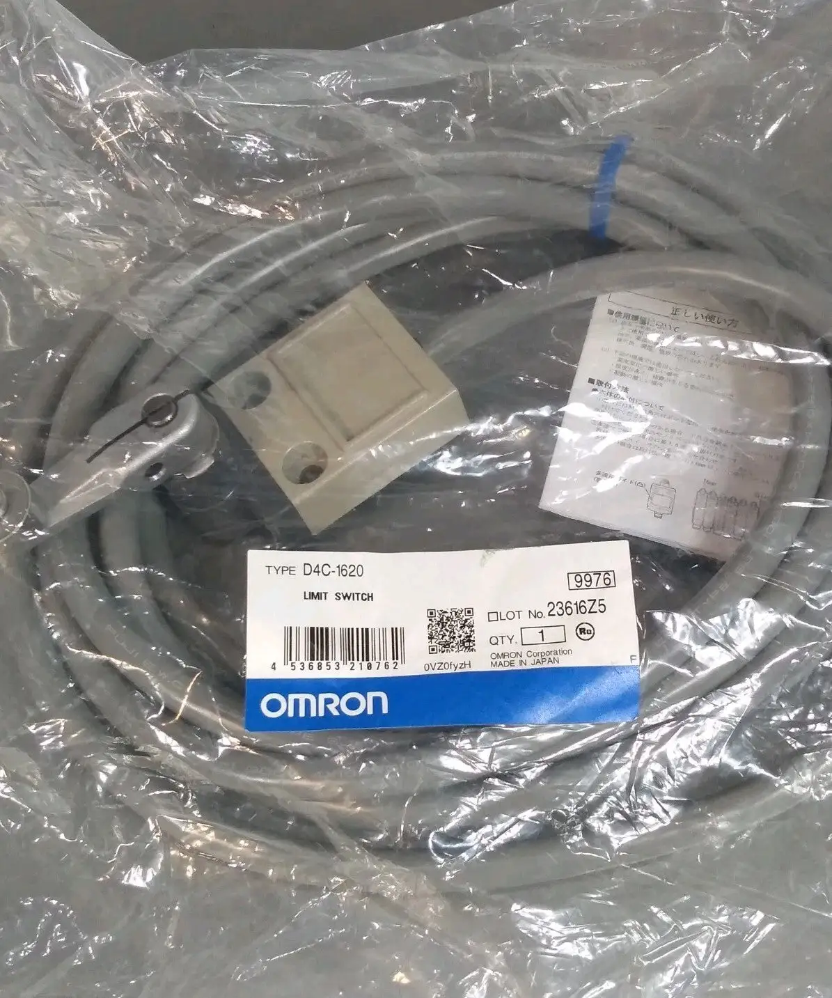 Omron D4C-1620 D4C1620 Proximity Switch Loc5D14