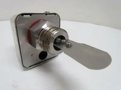 SCM Flow Switch Max Pressure 1.0 MPA Max Temp 70C Amp Rating 250VAC 15A 1" NPT