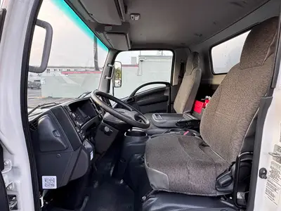 Used 2024 ISUZU NPR HD Box trucks Florida US | Truck and Van Outlet #1509183