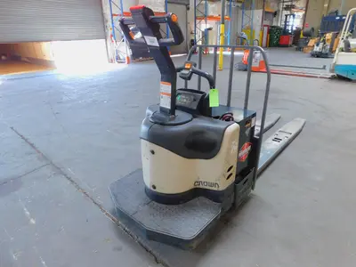 Used CROWN PE4500-80 Electric Pallet Trucks Texas US | Aucto #1461148