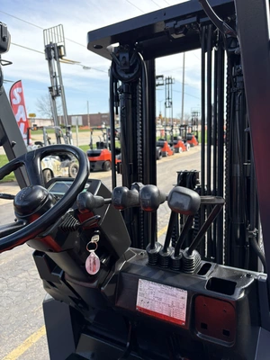 USED 2005 TOYOTA 7FBCU25