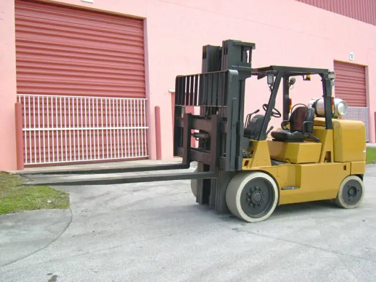 Used CATERPILLAR 15000 LBS Internal Combustion Forklifts: Pneumatic Tire US | Miami Dade Forklift #759138