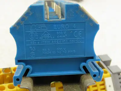 Morsettitalia Terminal Block Fuse DIN Rail 600V 30A 24-10AWG Lot of 117