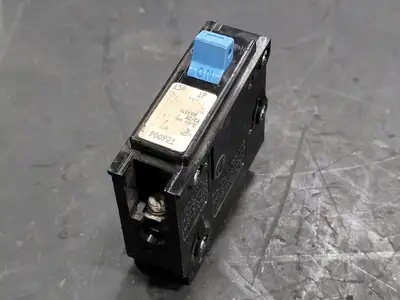 15 Amp, 1 Pole, 120/240 volts Circuit Breaker